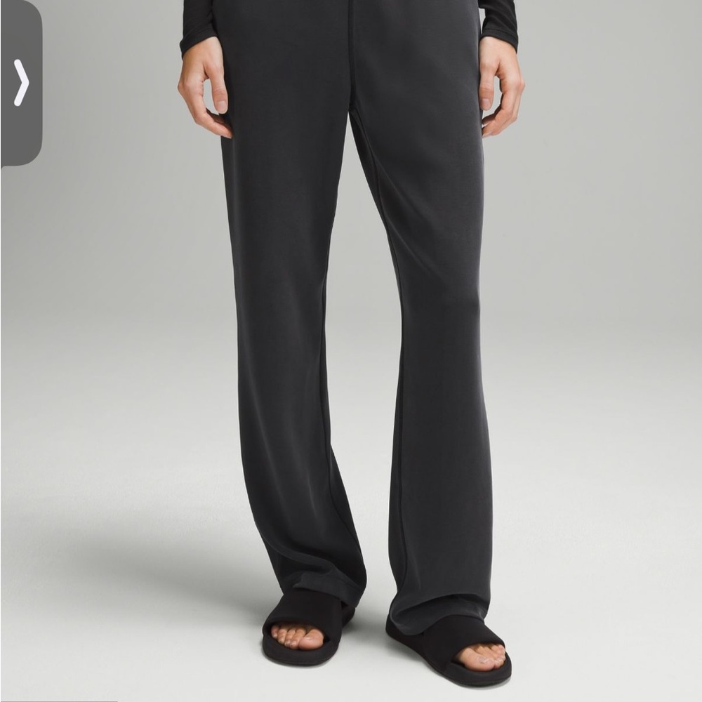 Lululemon SoftStream pants Regular size 8